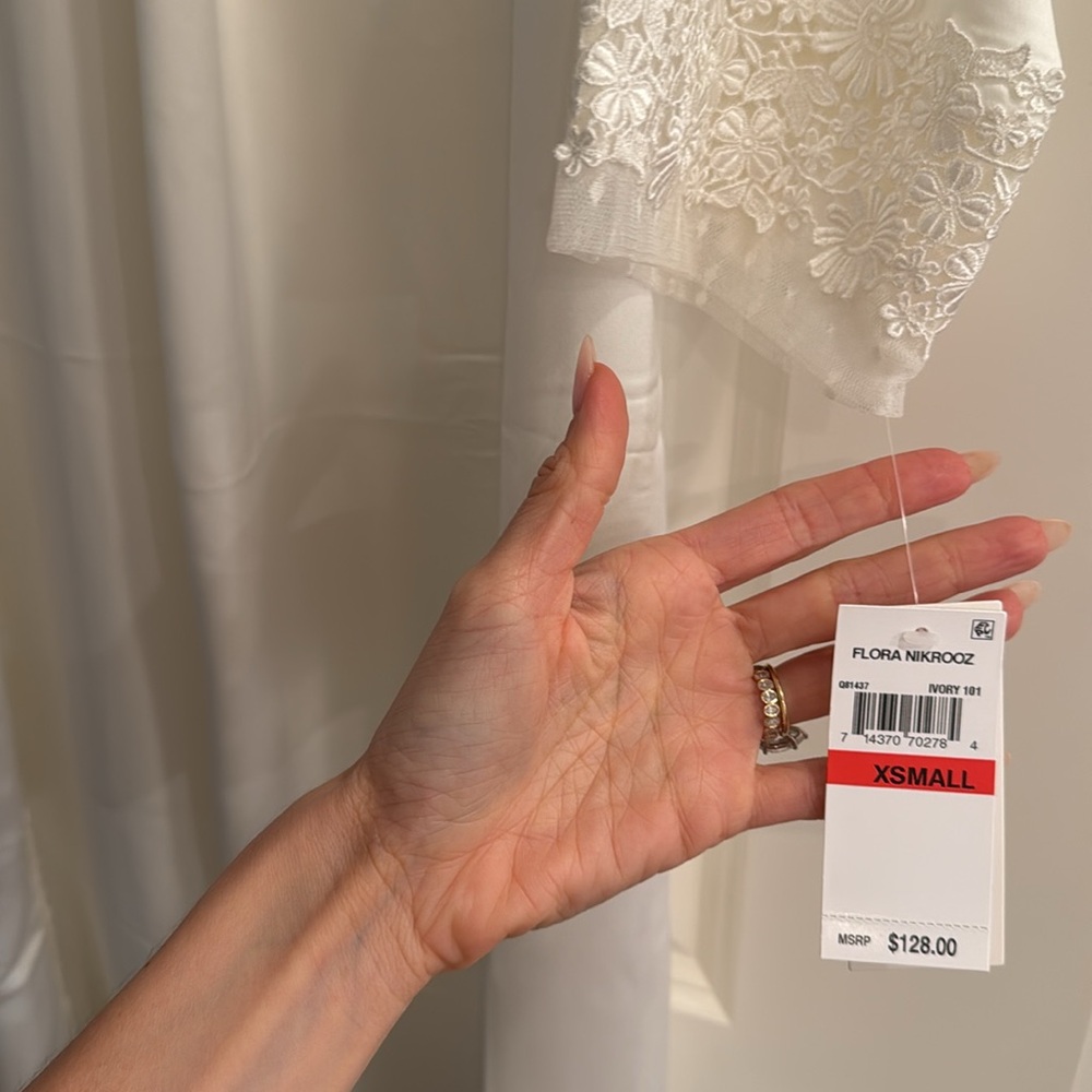 Flora Nikrooz Showstopper Charmeuse Robe - Picture 5 of 9